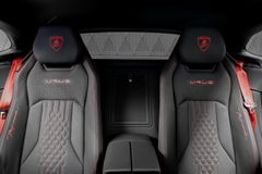 Performante BLACK FULL CARBON MASSAGE B&amp;O PANO