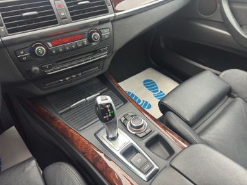 BMW X5 xDrive50i Panorama+Leder+Headup+AHK 3500kg, Bild 17