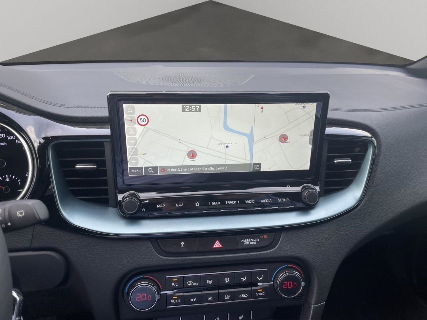 Fahrzeugabbildung Kia Ceed Nightline JBL Kamera Tempomat SpurhalteASS