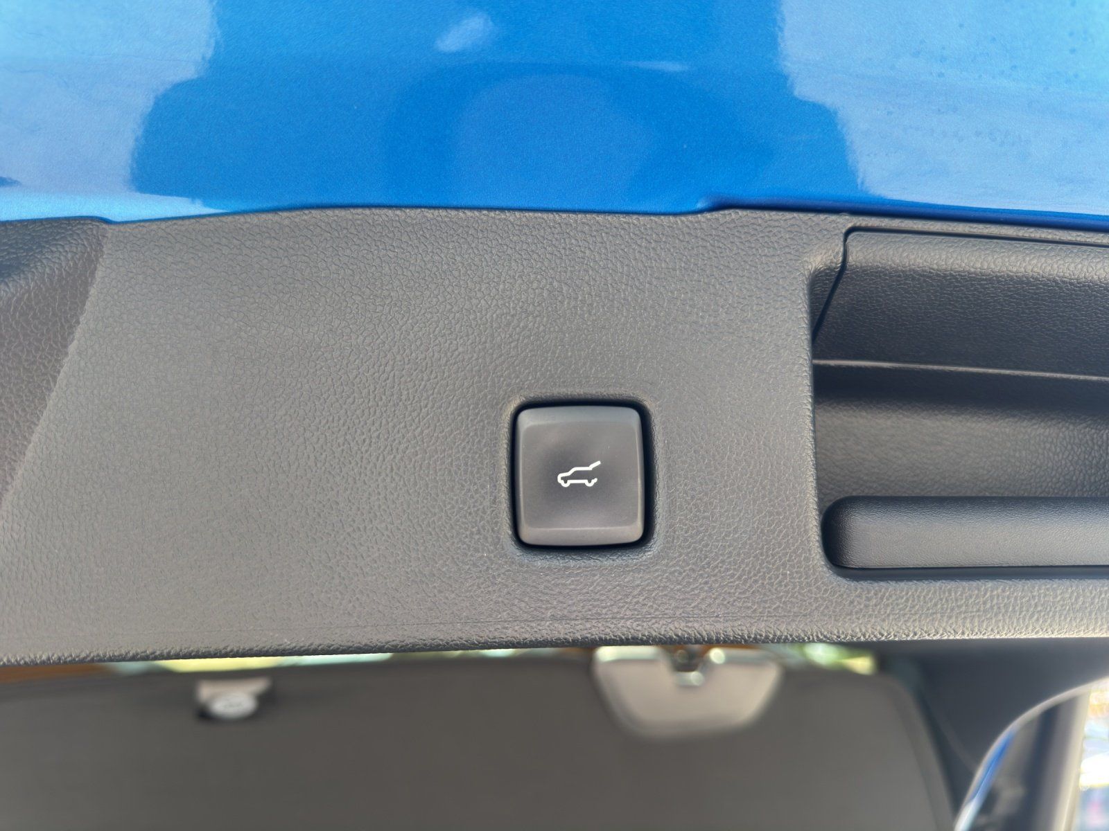 Fahrzeugabbildung Ford Kuga 2.5 FHEV ST-Line X Aut./ACC/AHK/KAMERA/B&O