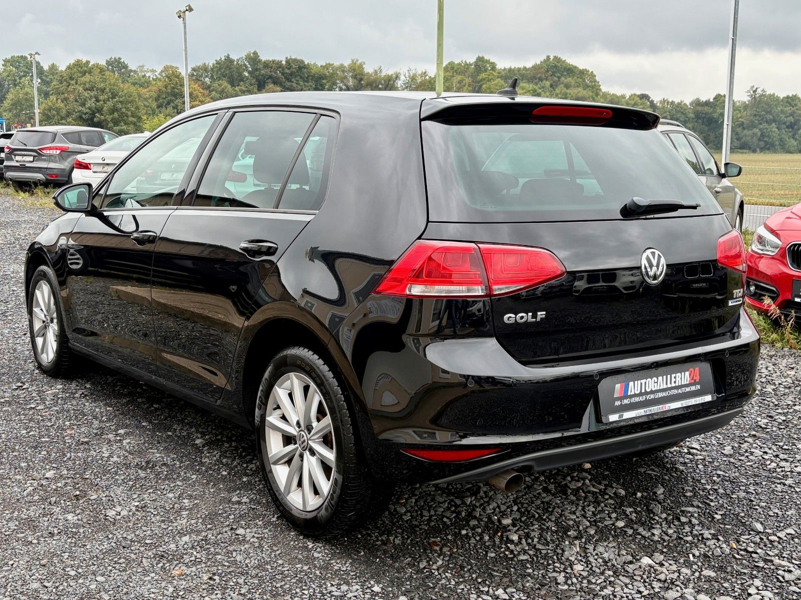 Fahrzeugabbildung Volkswagen Golf VII 1.6 TDI Lim. Lounge Navi Klima 2.HAND