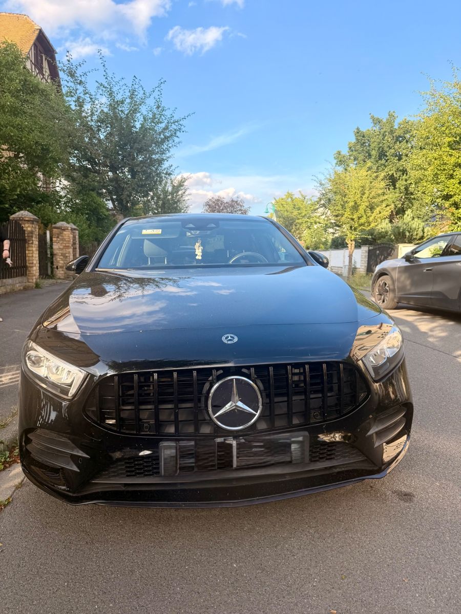 MERCEDES-BENZ A 250 e DCT -AMG line top Zustand 