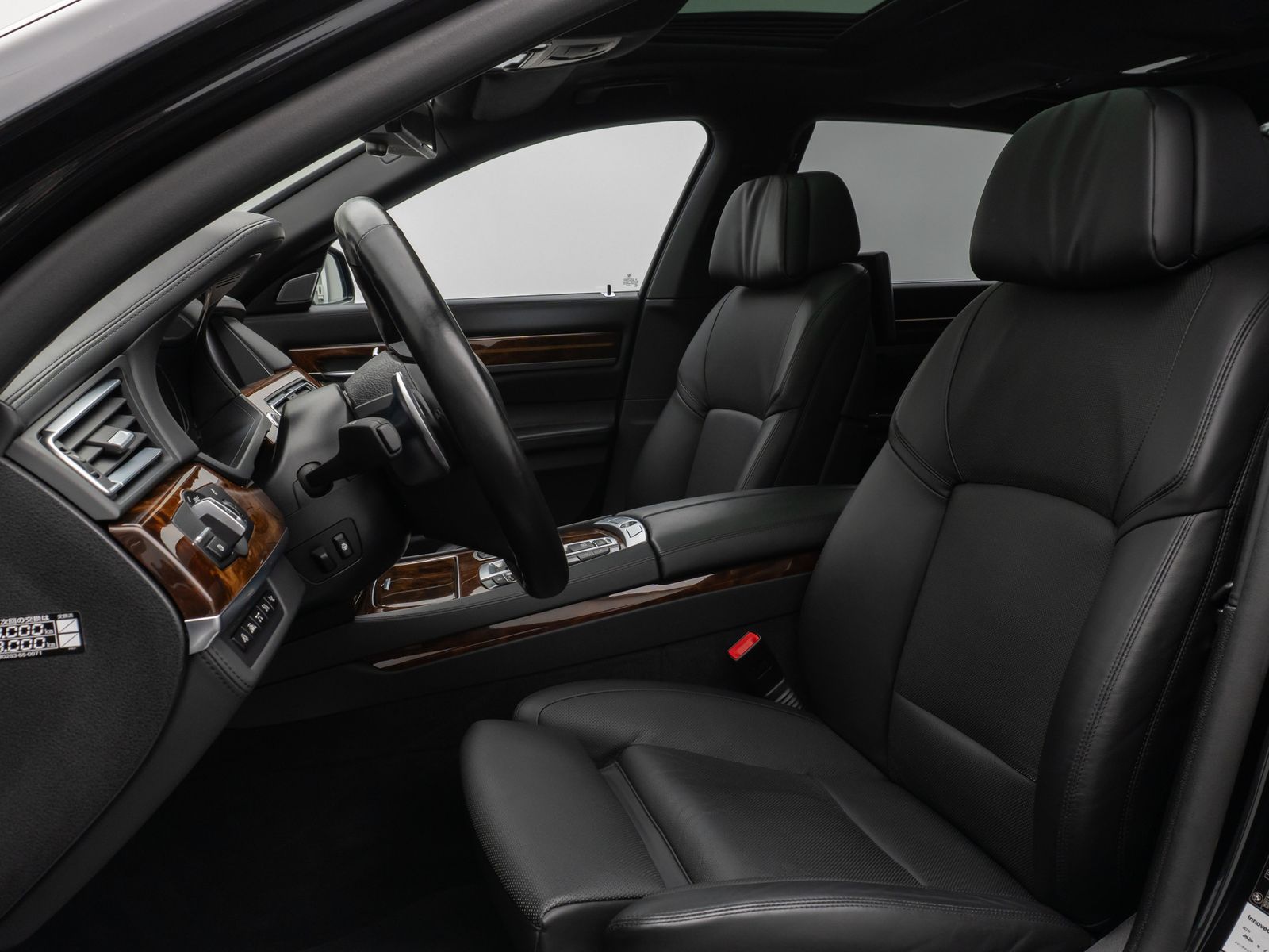 Fahrzeugabbildung BMW 760 Li M Sport Glasdach B&O HUD SoftCl NightVisi