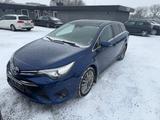 Toyota Avensis 1,8-l-Valv. Multidr. S Comfort T. Sports - Toyota Avensis mit Benzin-Antrieb: Kombi, Automatik, 1.8