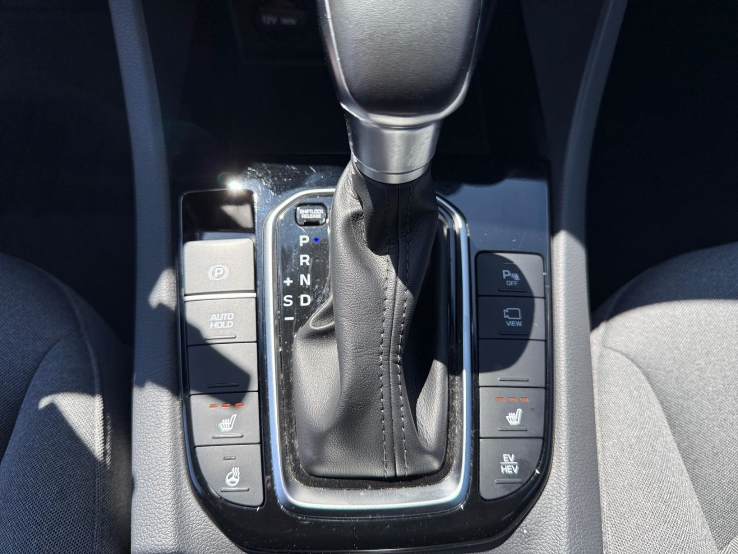 Fahrzeugabbildung Hyundai IONIQ Plug-in Hybrid Trend  Rückfahrkamera