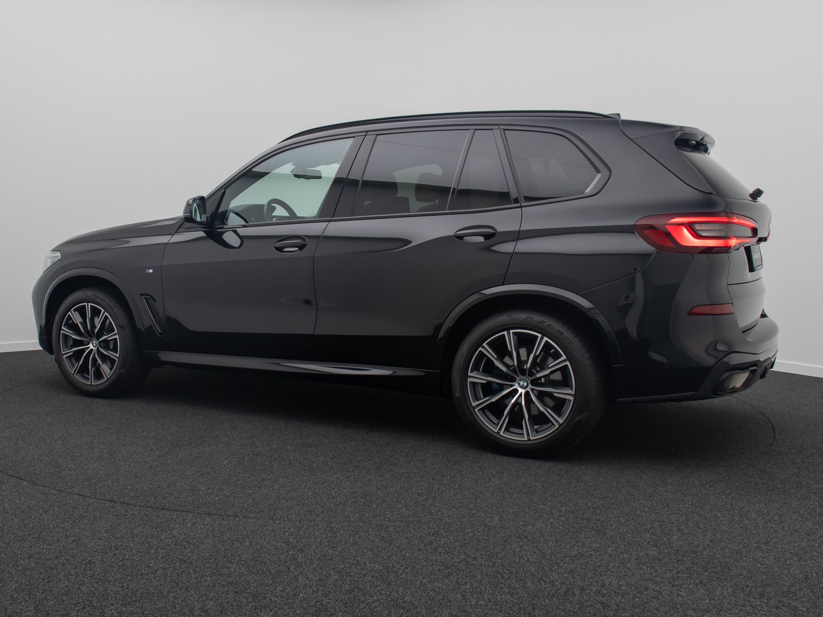 Fahrzeugabbildung BMW X5 xD40i M Sport FondEnt Massage Individual Voll