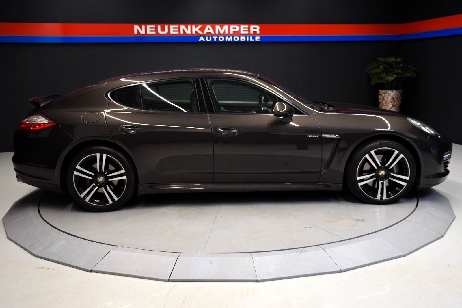 Fahrzeugabbildung Porsche Panamera Diesel ACC Bi-Xenon Kamera Sp.Chrono