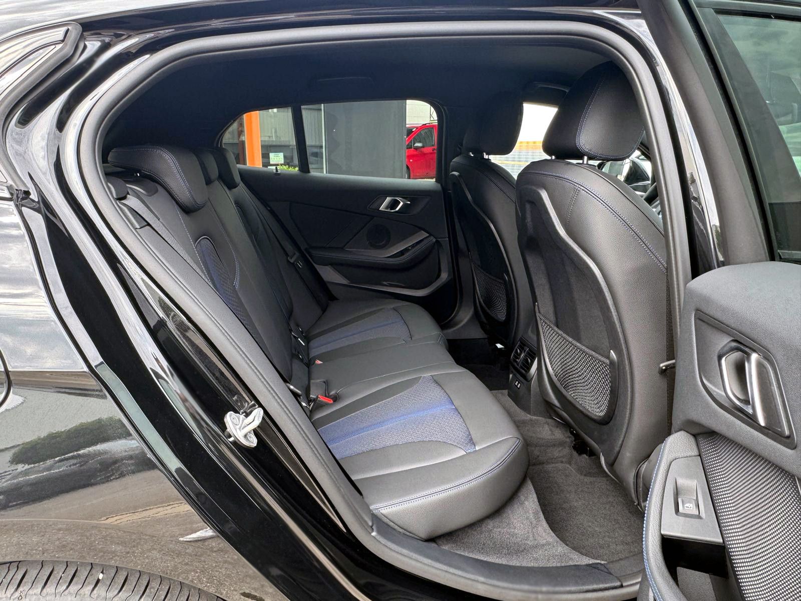 Fahrzeugabbildung BMW 120i M-Sport Steptr. ACC KAM SHZ NAV LED CarPlay