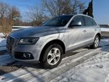 Audi Q5 2.0 TDI 140kW S tronic quattro - - silberne Audi Q5