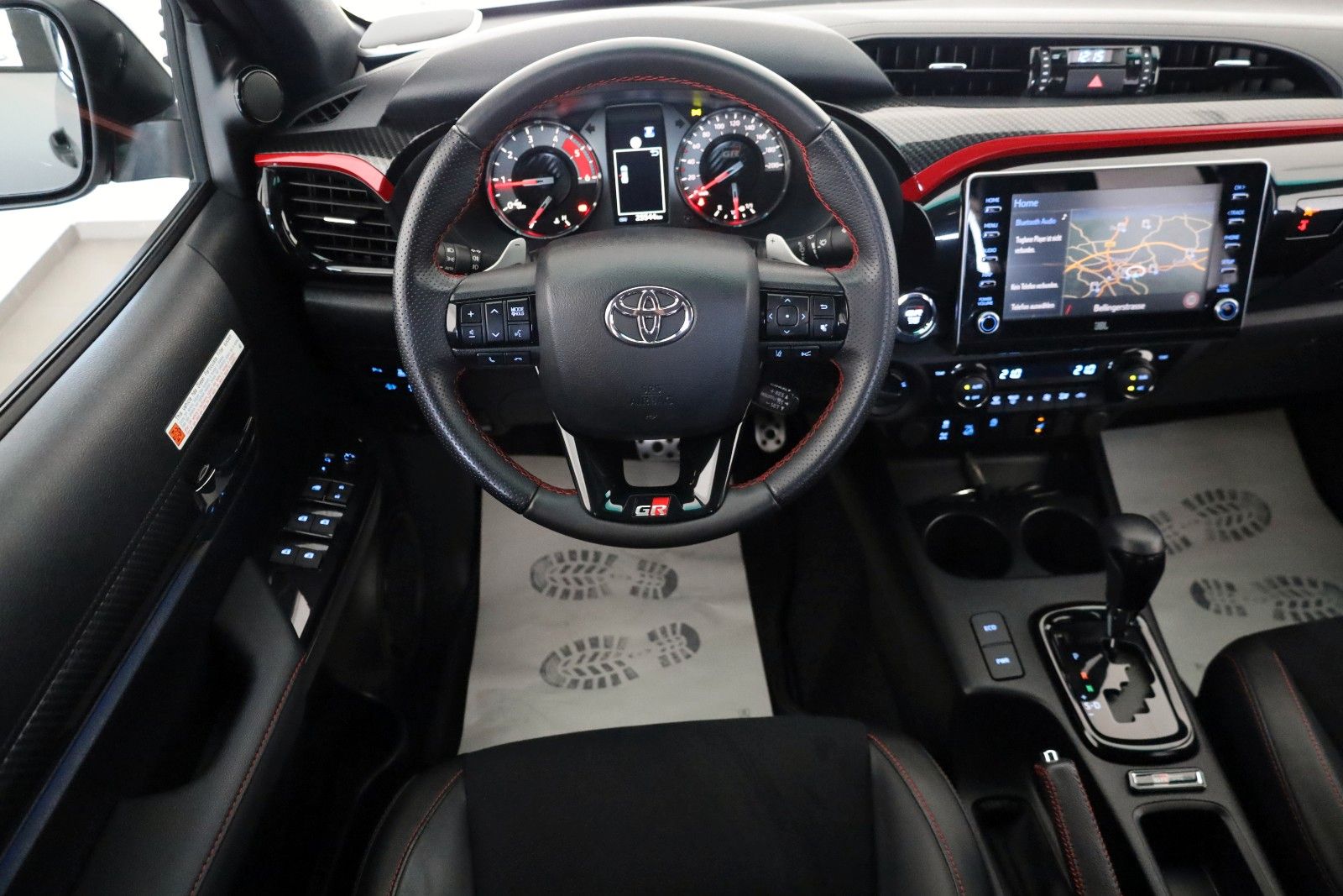 Fahrzeugabbildung Toyota Hilux 2.8 D-4D GR Sport,Alcantara,ACC,Rollo, AHK