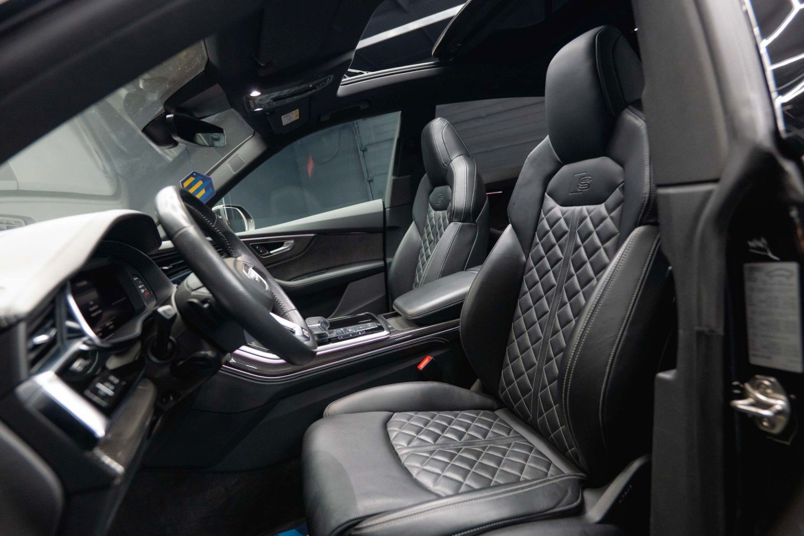 Fahrzeugabbildung Audi SQ8 4.0 TDI quattro Black Design | Full Option