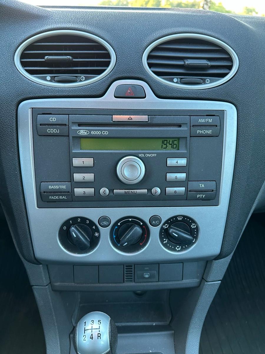 Ford Focus 2006 — photo 10