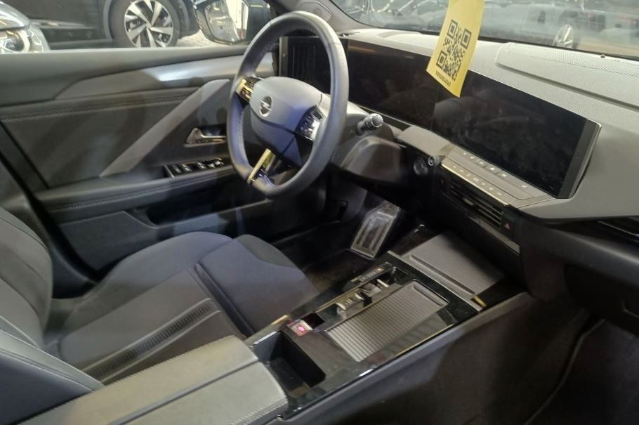 Fahrzeugabbildung Opel Astra ST 1.2T GS LINE NAVI/LED/SPORT/VIRT./DAB+
