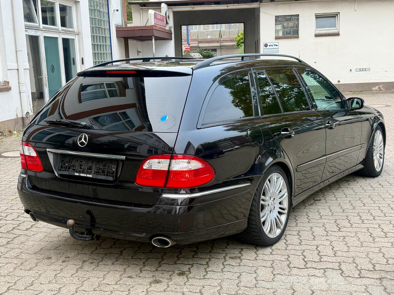 Mercedes-Benz E320 2005 — photo 7