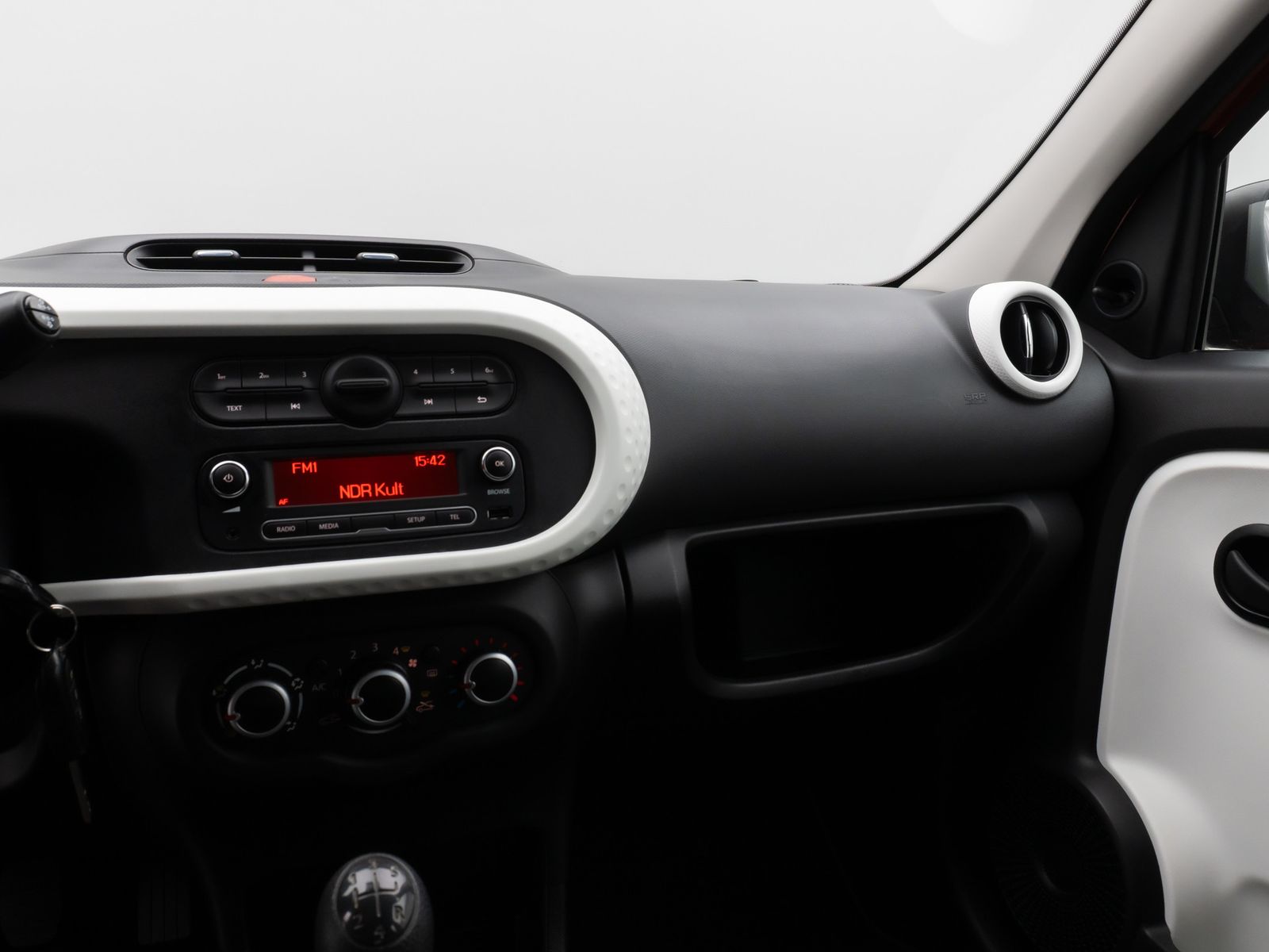 Fahrzeugabbildung Renault Twingo Life Bluetooth USB Tempomat