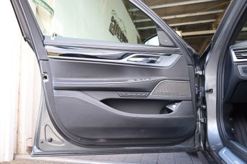 BMW 750 - 9