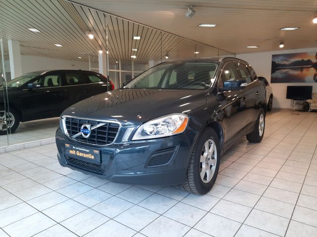 Volvo XC 60 XC60 Momentum AWD / 1.Hand/ TÜV NEU