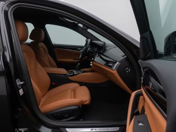 Fahrzeugabbildung BMW 520d xD Tour M Sport HI-FI M Sportfahrwerk