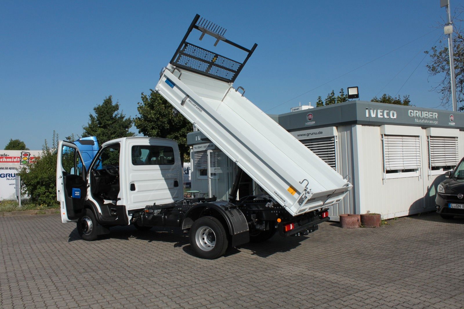 Fahrzeugabbildung Iveco Daily 70 C 18H Meiller Dreiseitenkipper Trigeniu