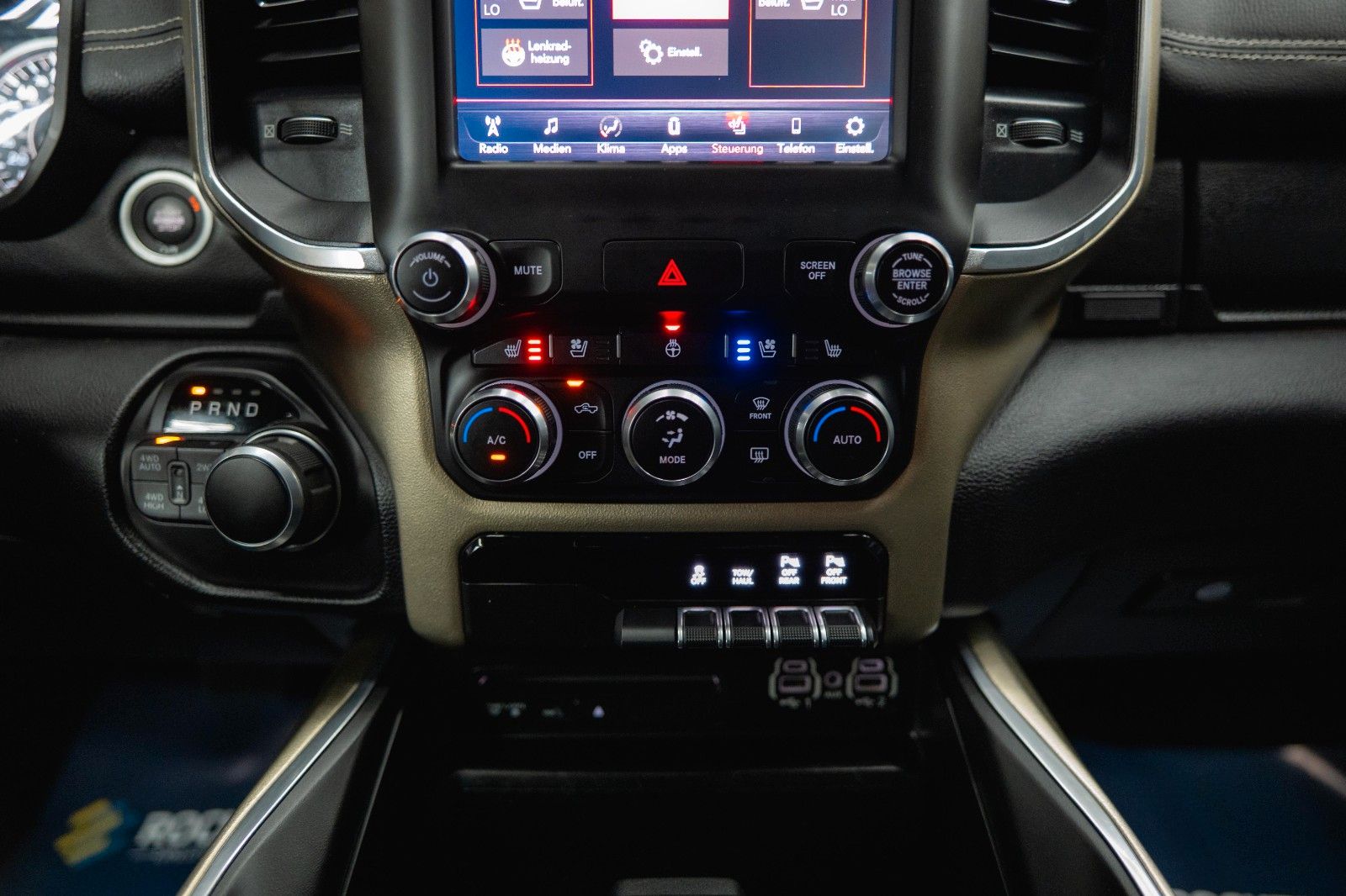 Fahrzeugabbildung Dodge RAM 5.7 V8 HEMI 4x4 NIGHT-Edition LARAMIE *LED*