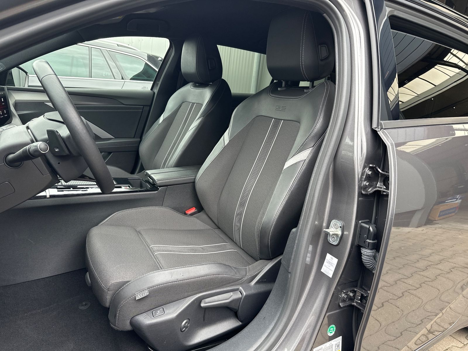 Fahrzeugabbildung Opel Astra Sports Tourer 1.5 D Automatik GS NAV+LED
