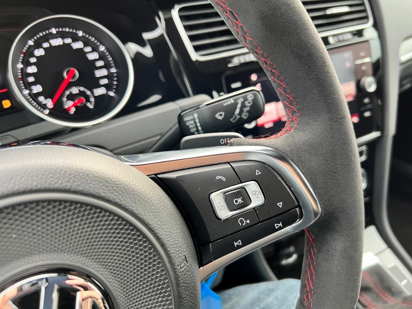 Volkswagen Golf GTI 2.0 TSI DSG LED Navi Leder Sitzheizung