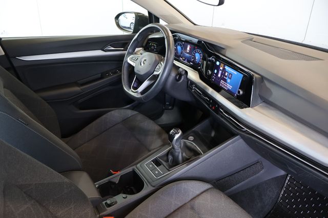 Volkswagen Golf VIII 2.0 TDI Life AID+LED+CARPLAY+AMBIENT