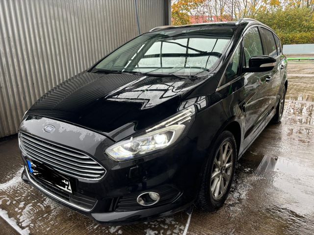 Ford S-Max 2,0 TDCi 132kW Titanium PowerShift Tit...