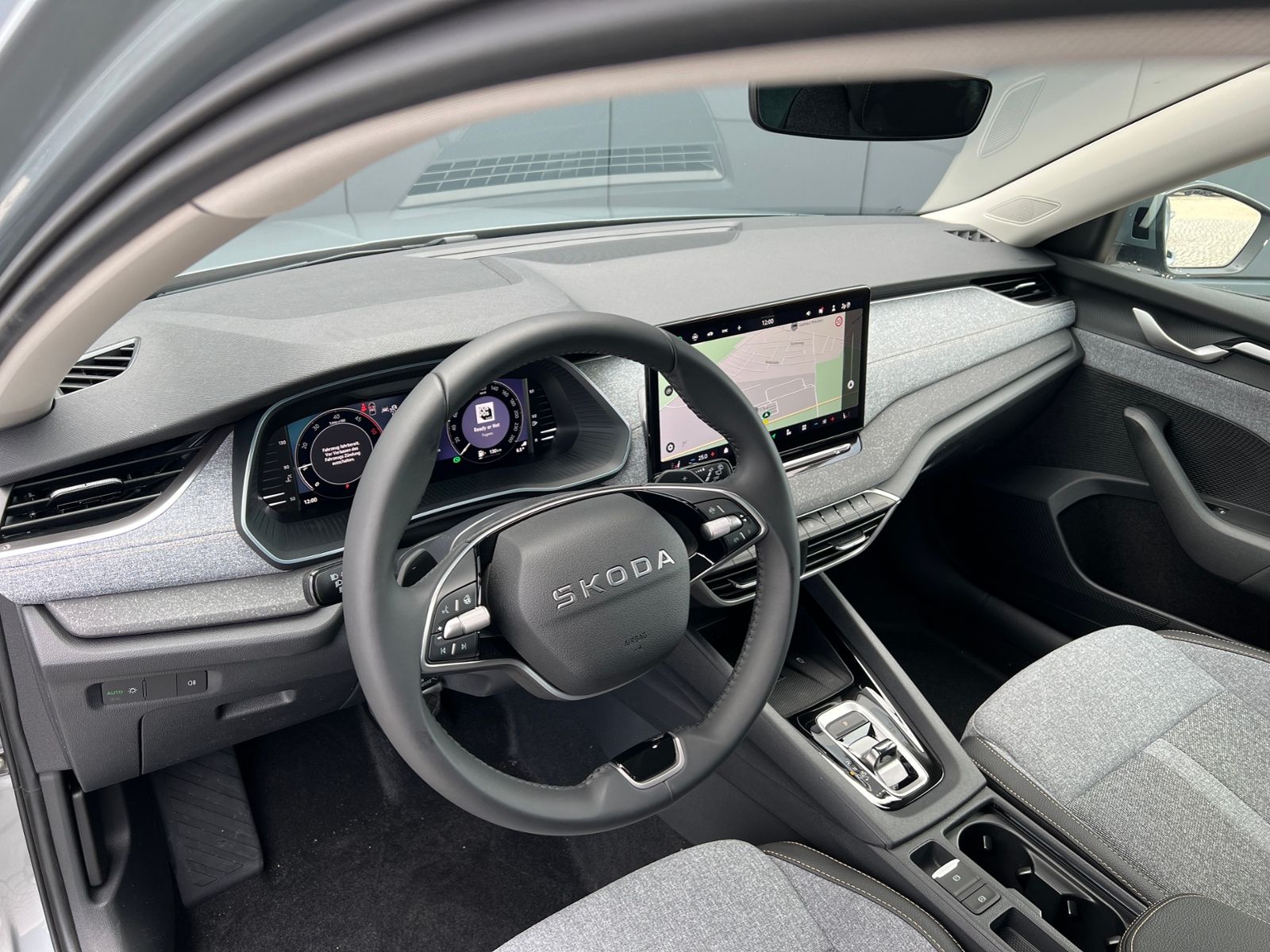 Fahrzeugabbildung SKODA Octavia Combi Balance 1.5 TSI mHEV DSG *AHK, Tra