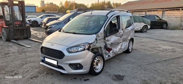 Ford Tourneo Courier 1.0 EcoBoost  73kW M6