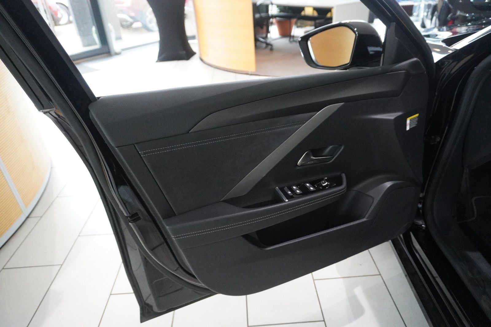 Fahrzeugabbildung Opel Astra L Lim. 1.6T PHEV GSe NAVI/LED/360°/SPORT