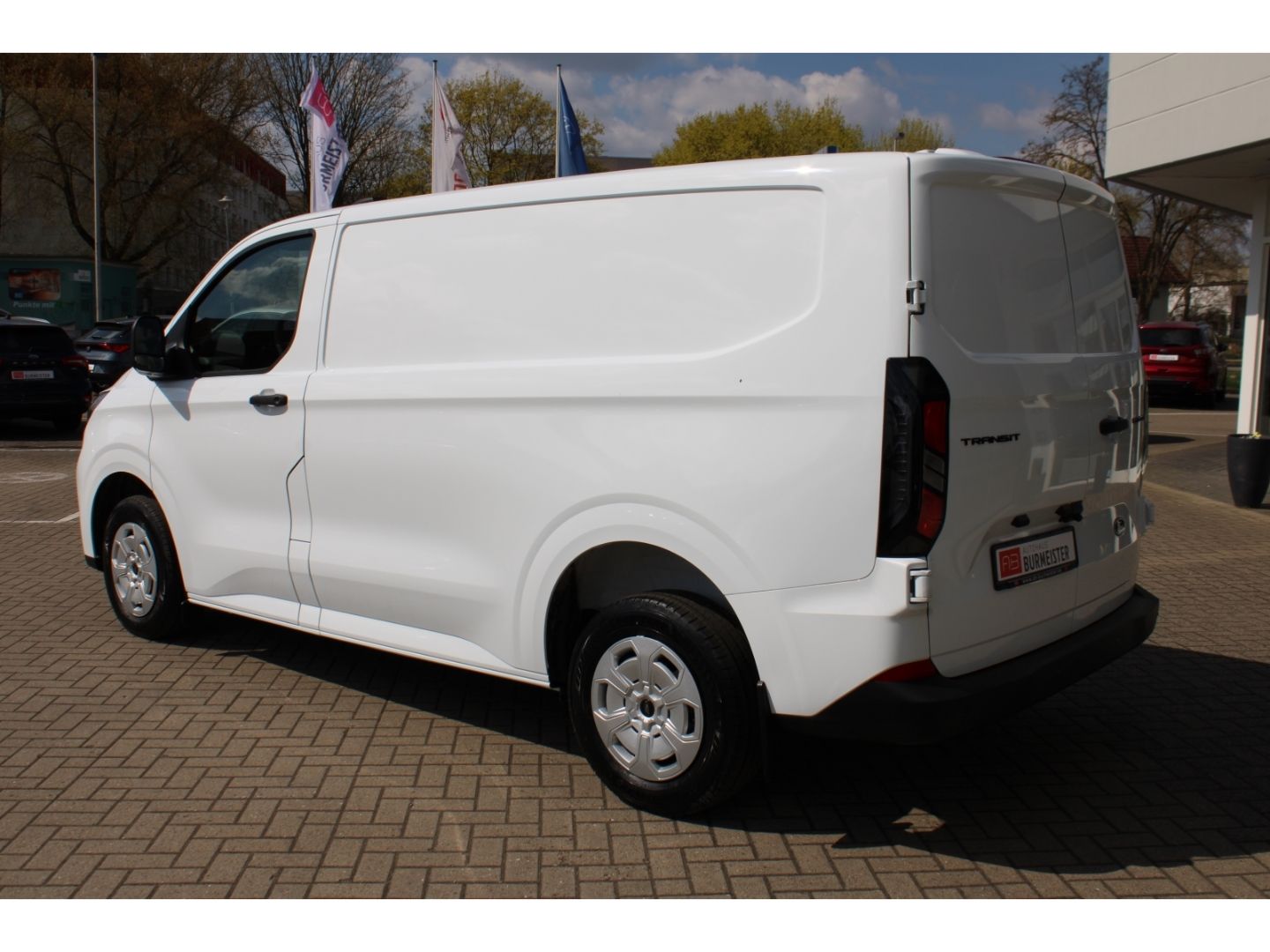 Fahrzeugabbildung Ford Transit Custom 320 L1 Trend LED GRA PDC RFK AHK