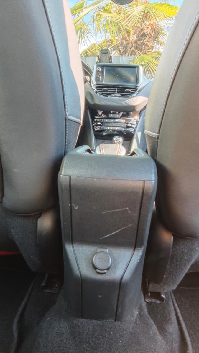 Peugeot 2008 Allure e-HDi FAP 92 EGS6 STOP & START A...