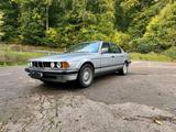 BMW E32 730i - BMW 730: E32
