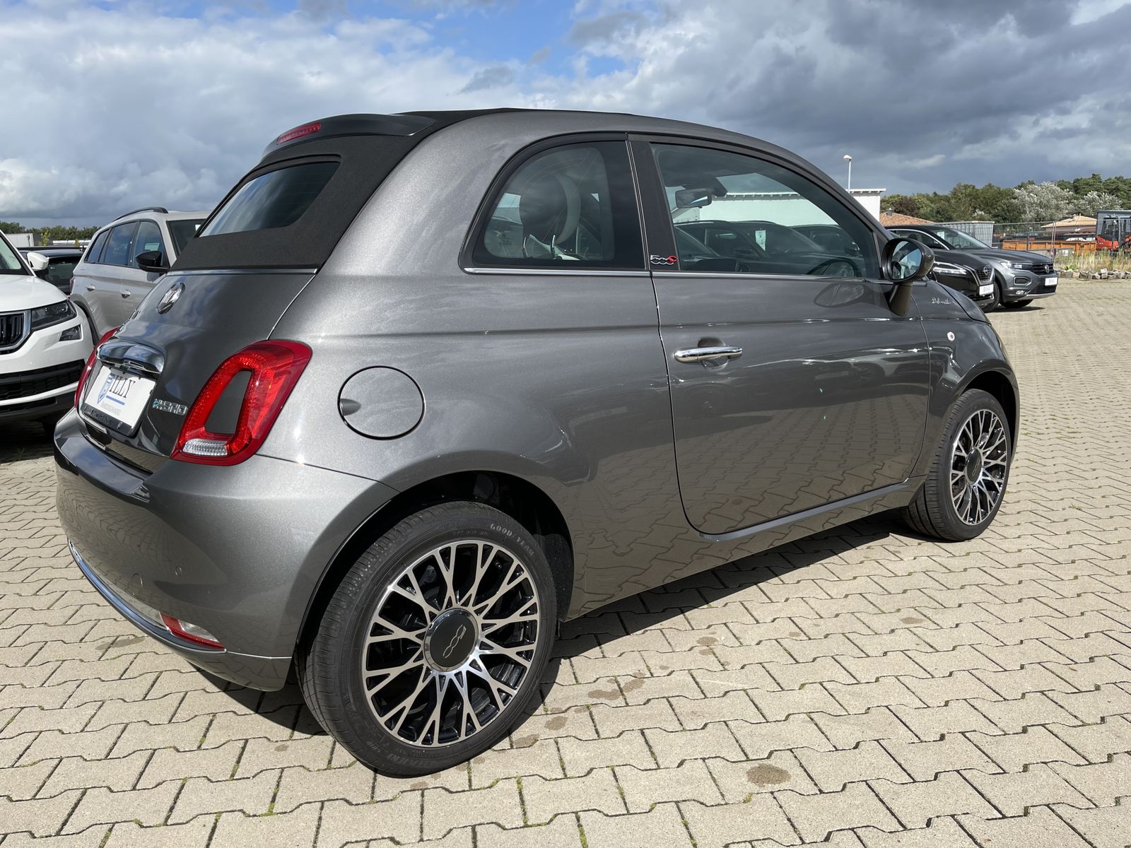 Fahrzeugabbildung Fiat 500C 1.2*Dolcevita*LED*PDC*Temp*Klima*