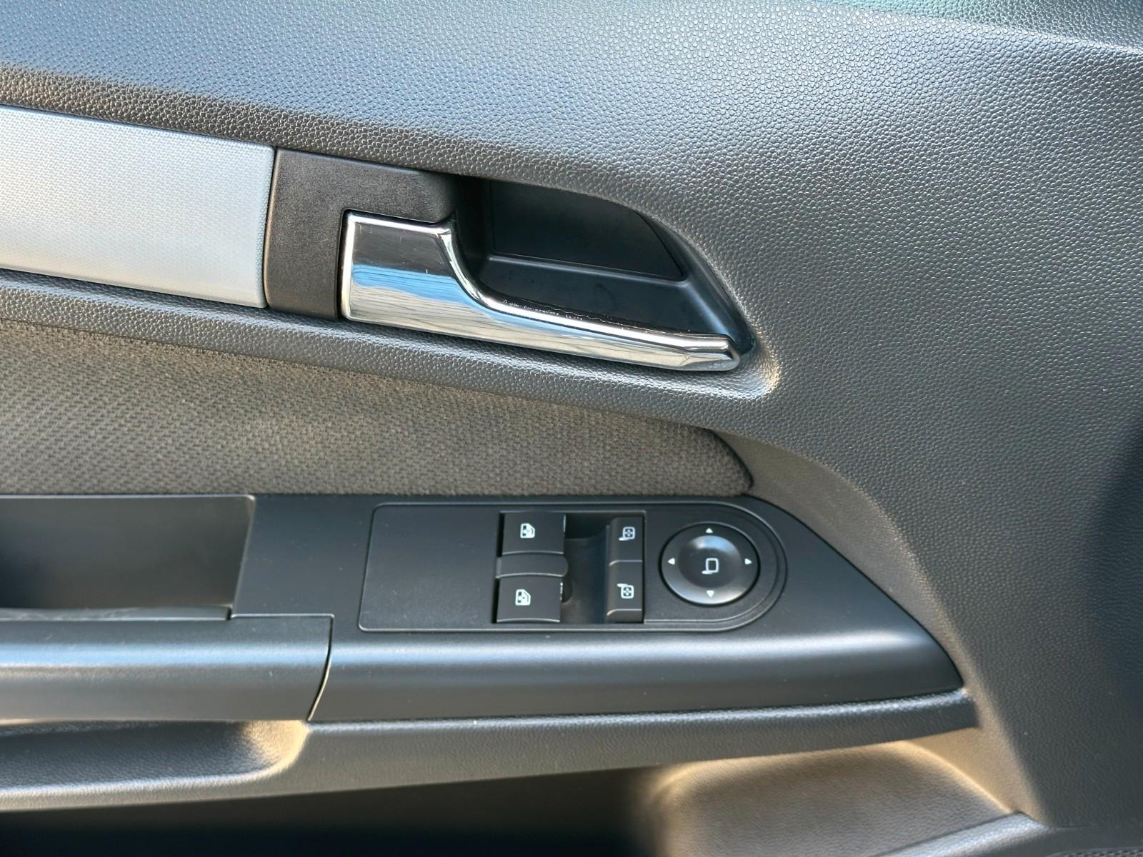 Opel Astra 2006 — photo 32