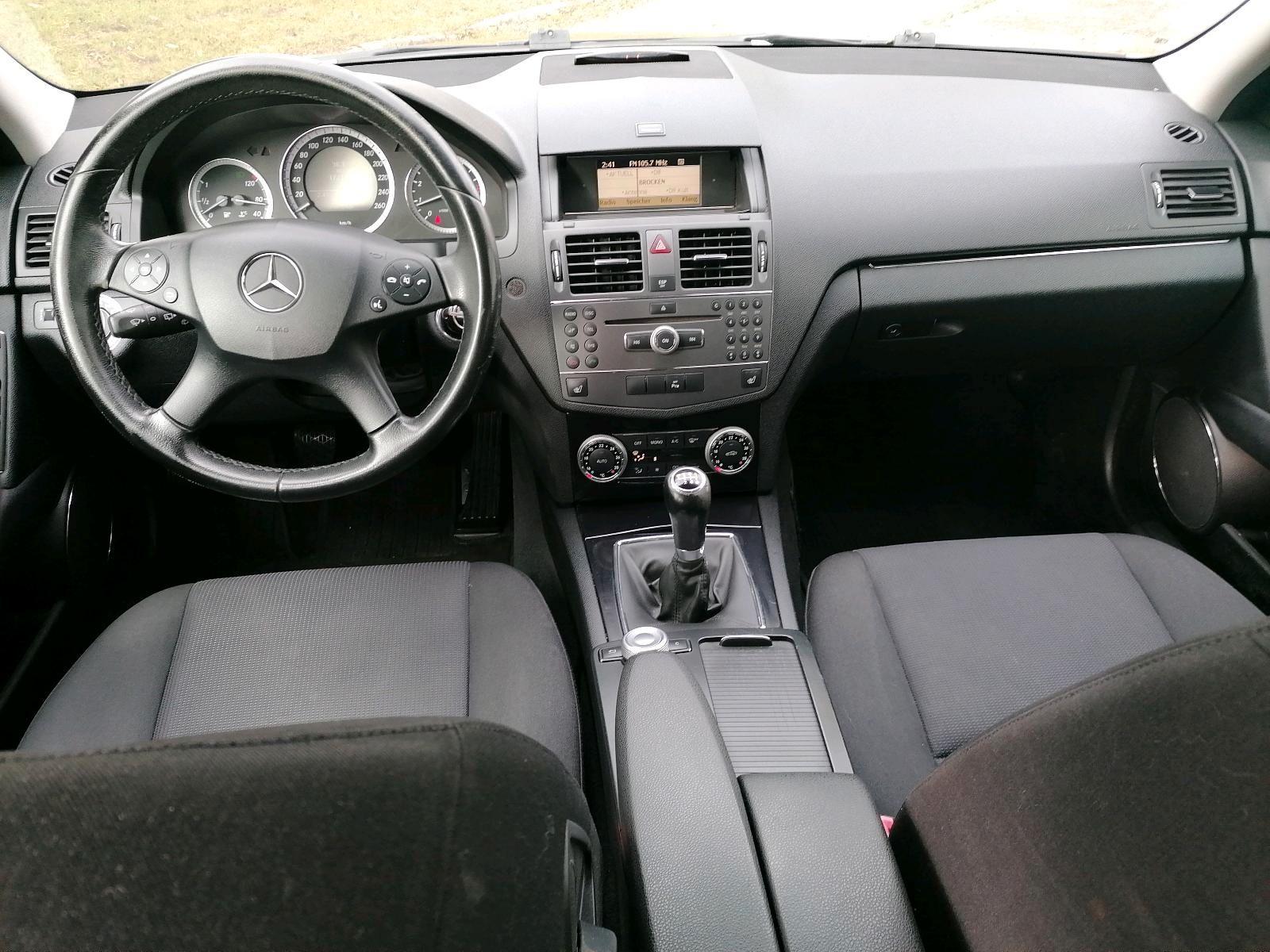 Mercedes-Benz C180 2009 — photo 9