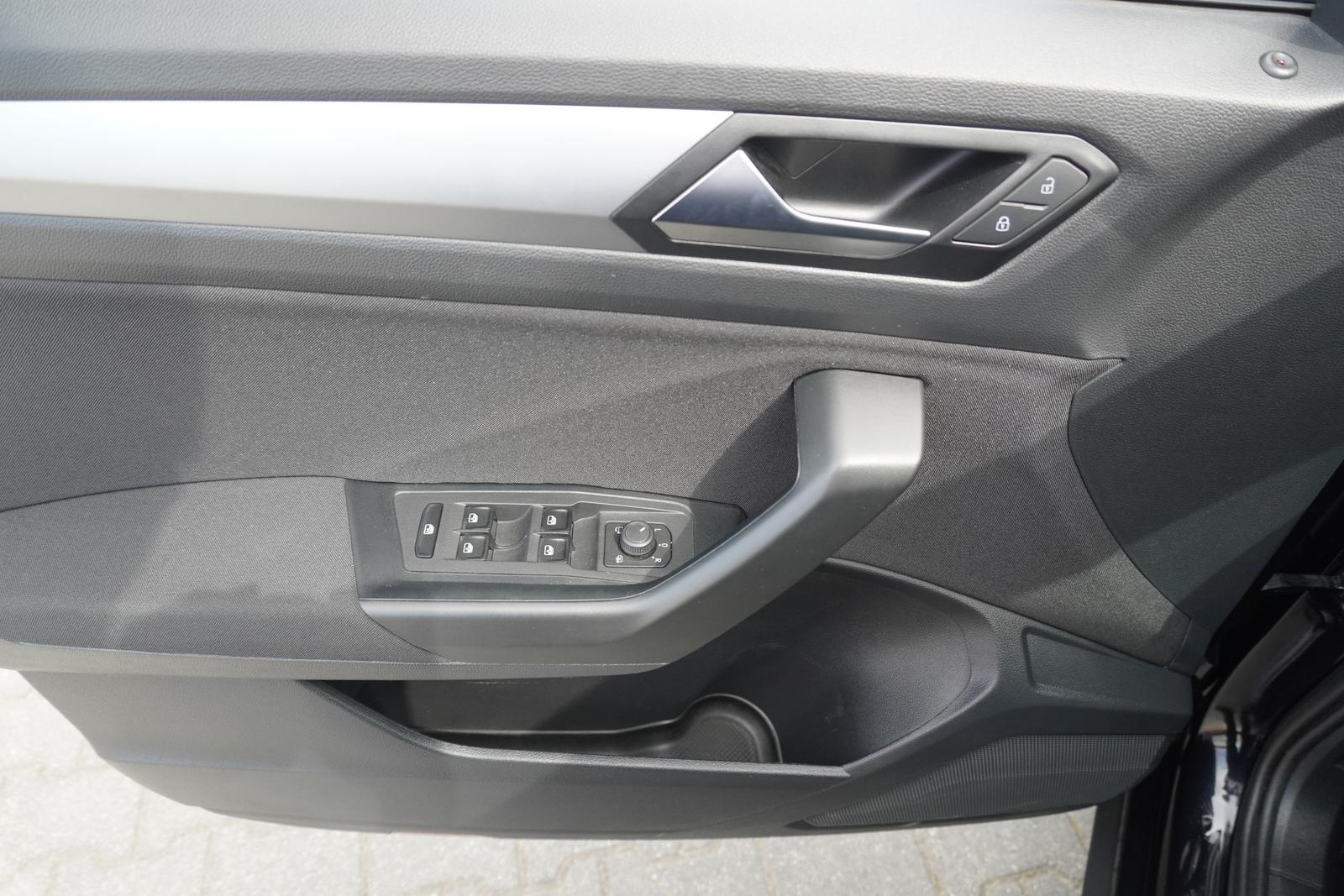 Volkswagen T-Roc 1.0 Life LED Sitzheizung DAB Klimaaut., миниатюра 24