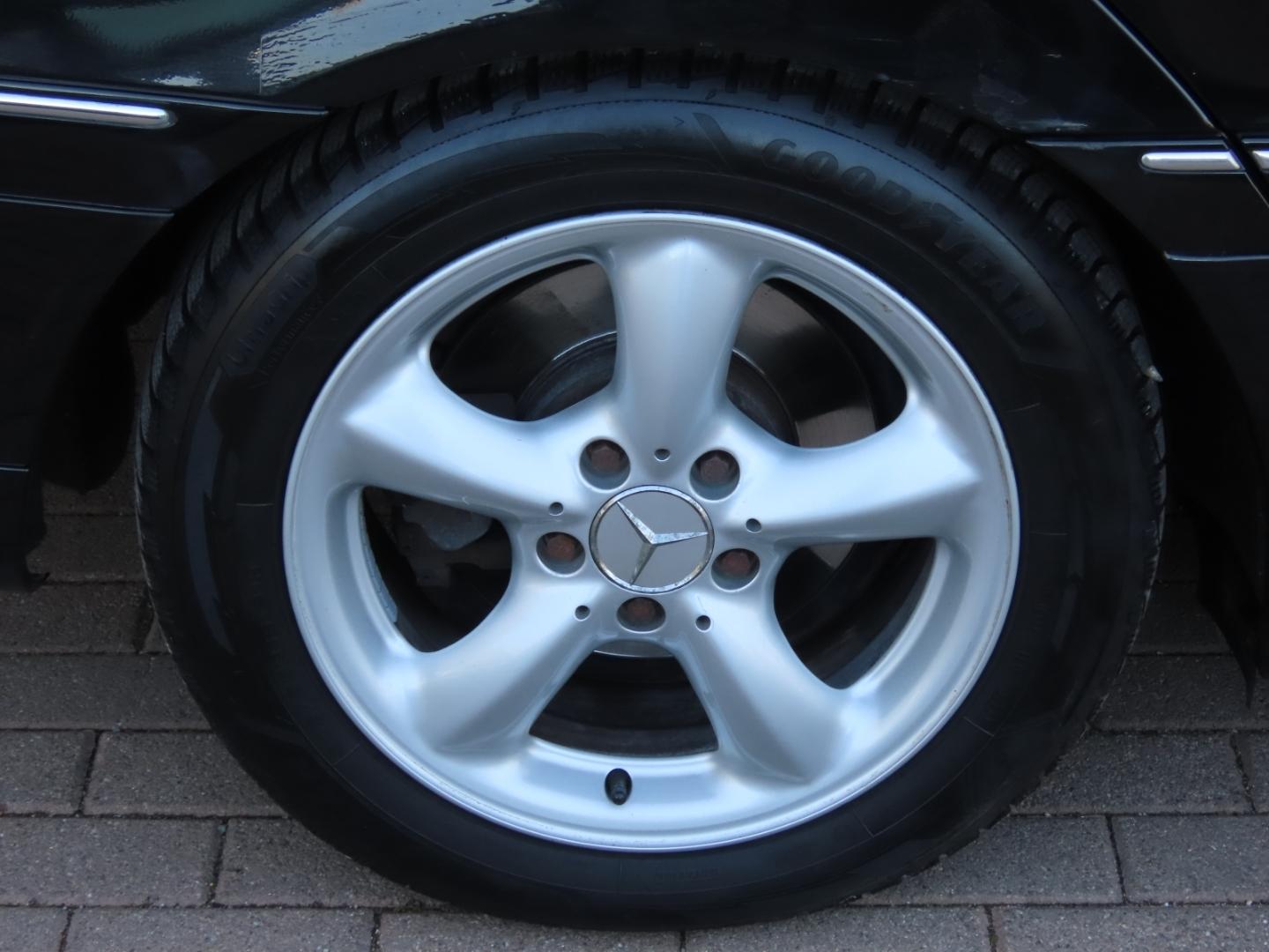 Mercedes-Benz C180 2004 — photo 41