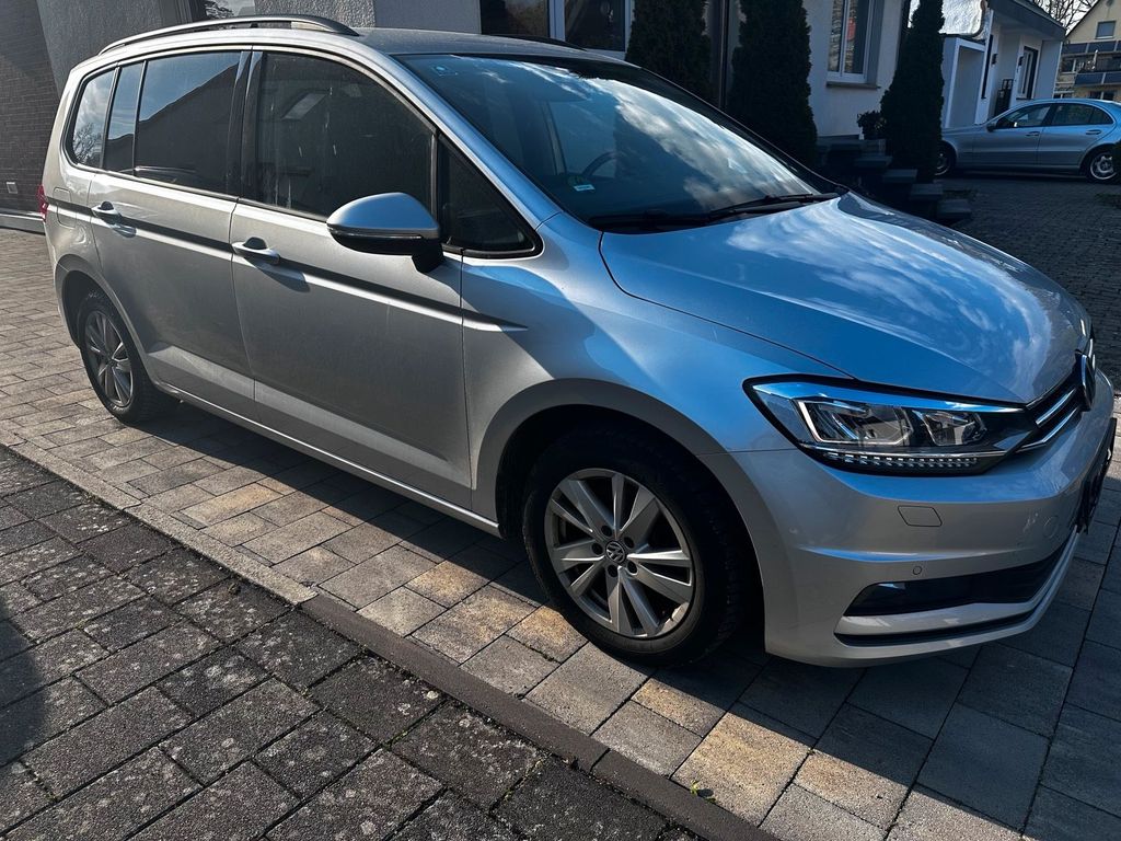 Image of Volkswagen Touran