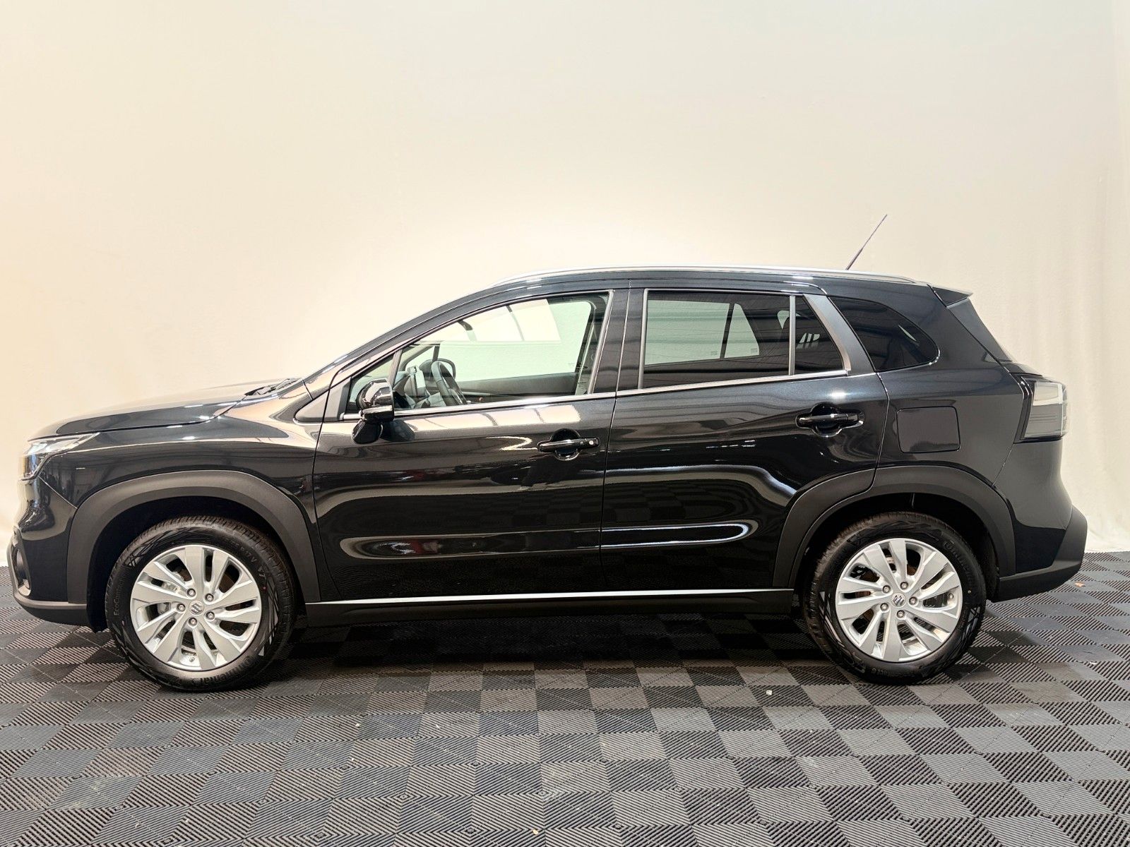 Fahrzeugabbildung Suzuki (SX4) S-Cross 1.4 BOOSTERJET Hybrid Comfort