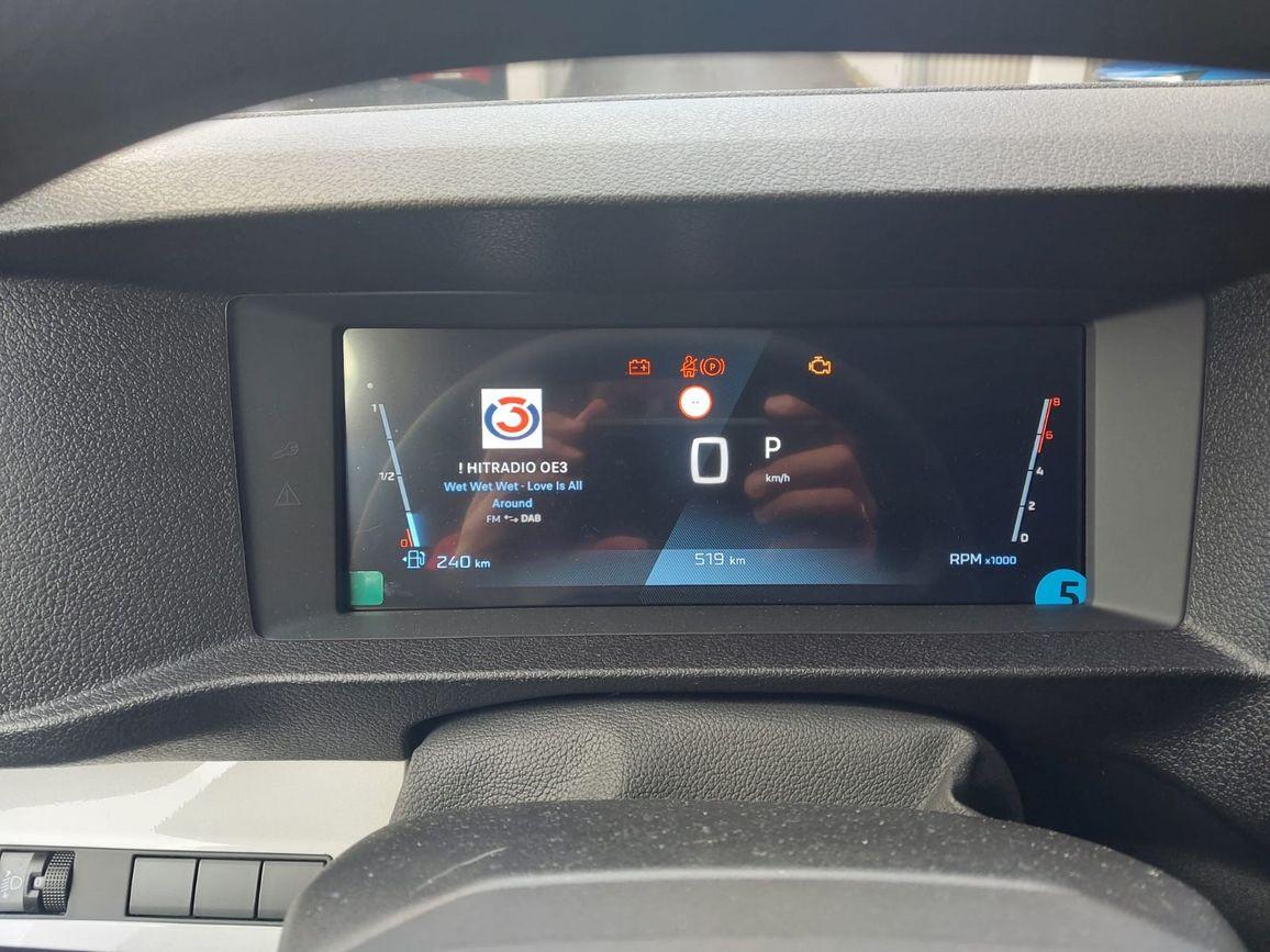 Peugeot Expert L2 (kurz) 8-Sitze Navi AHK Klimaautomatik