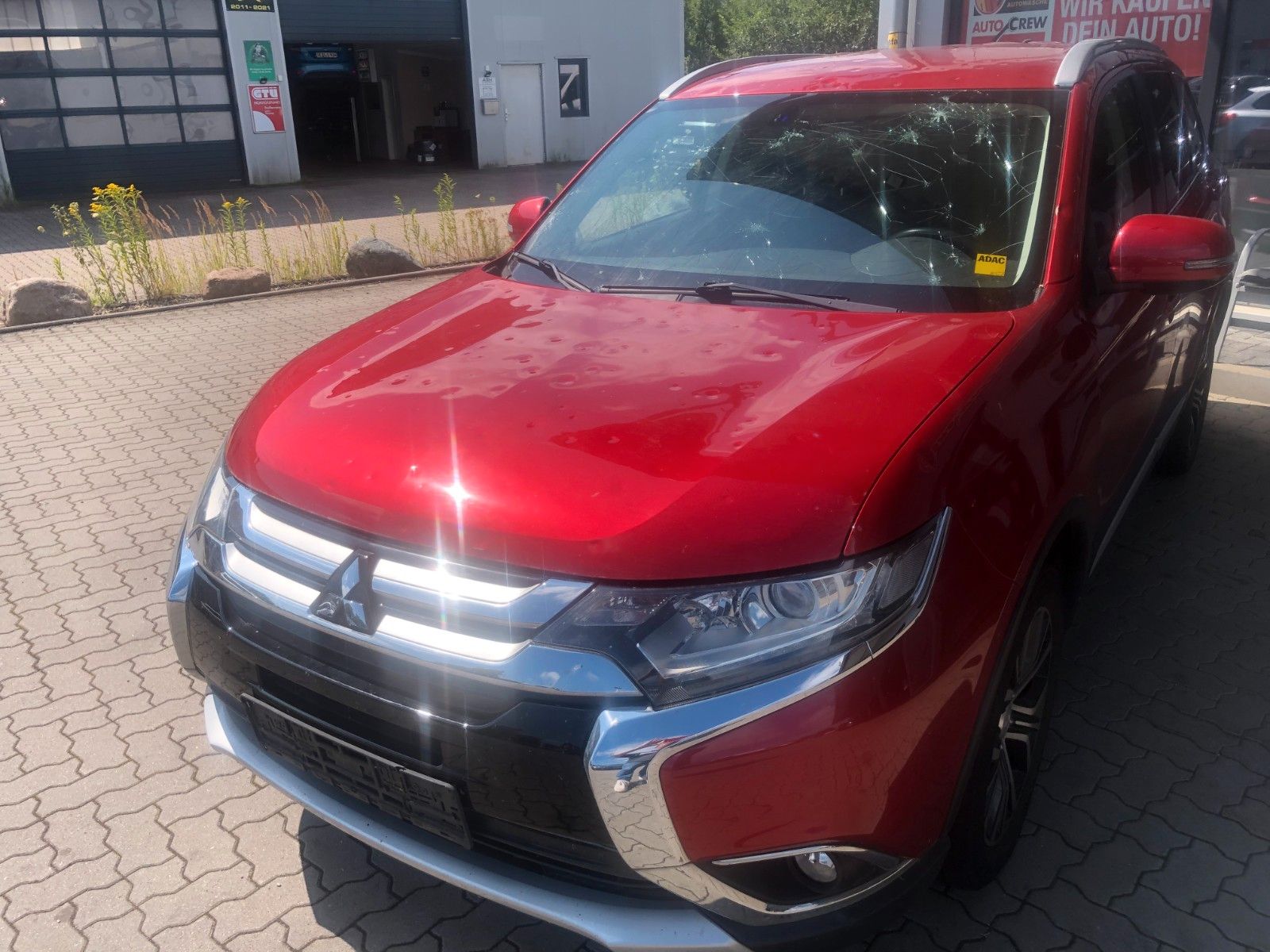Fahrzeugabbildung Mitsubishi Outlander Edition 100 2WD Hagelschaden