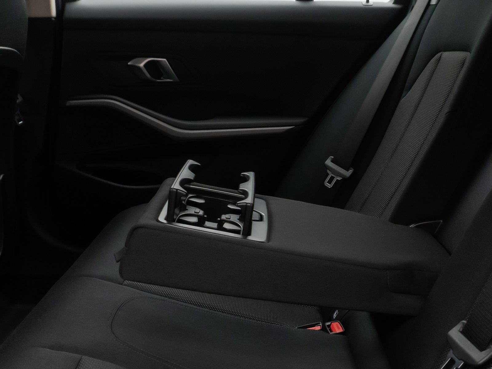 Fahrzeugabbildung BMW 330e DAB CockPit+ PDC LED Geschwindigkeitsreg.