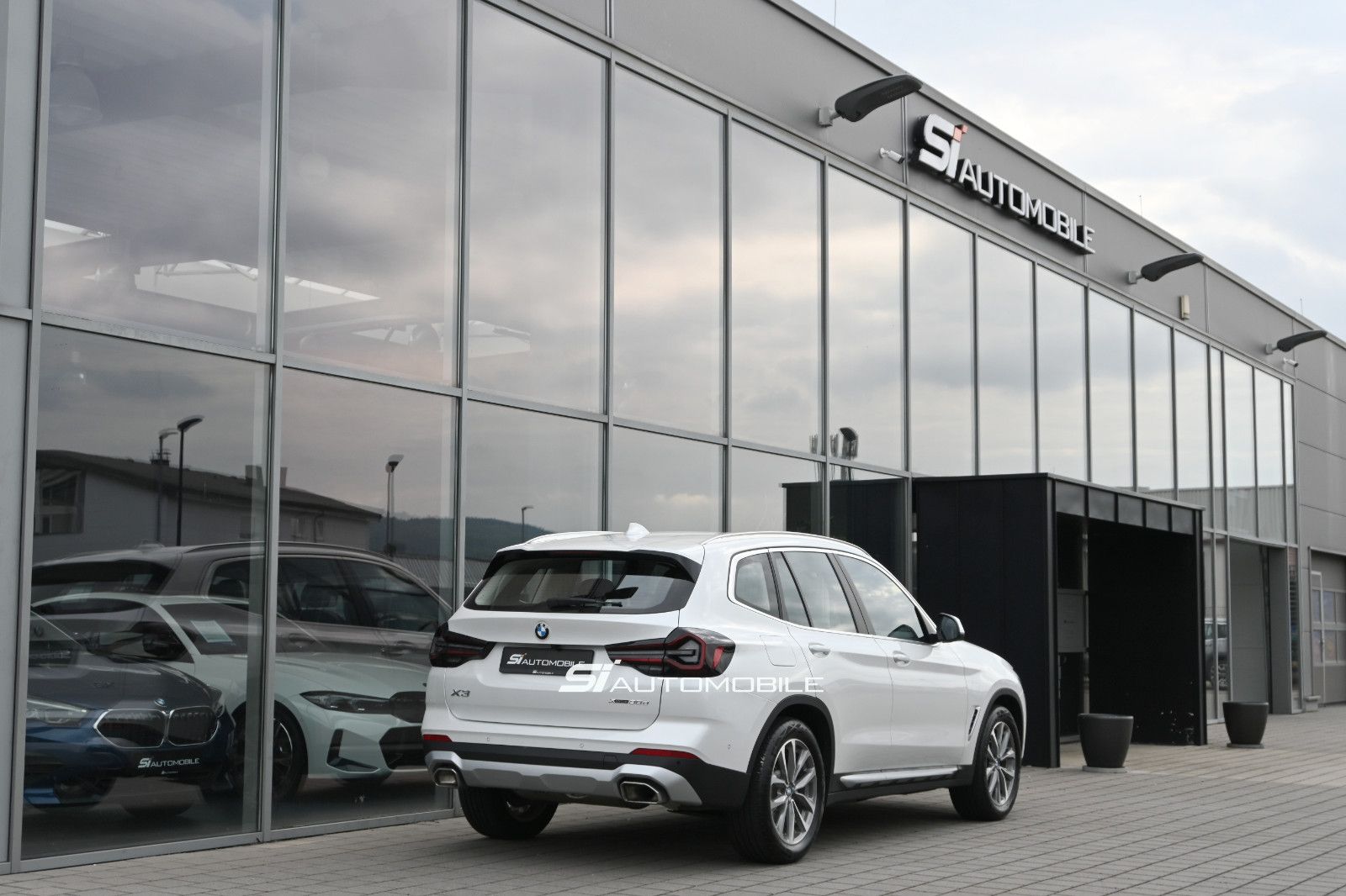 Fahrzeugabbildung BMW X3 xDr.30d °ACC°AHK°HUD°SITZKLIMA°STANDHEIZ°360°