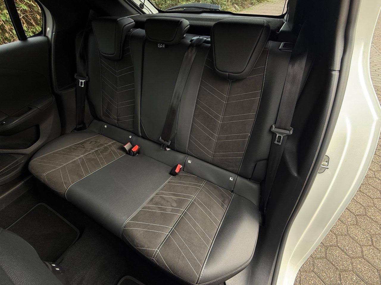 Opel Corsa F 1.2 130PS Ultimate Automatik*LUX*ACC