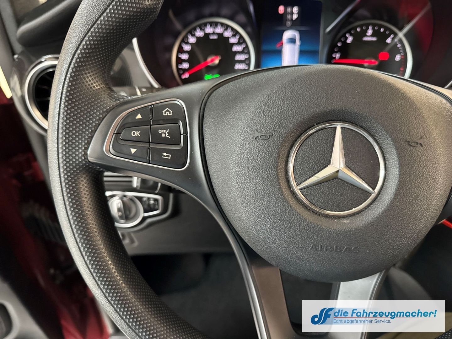 Fahrzeugabbildung Mercedes-Benz V 220 d RISE kompakt Navi Apple CarPlay Android