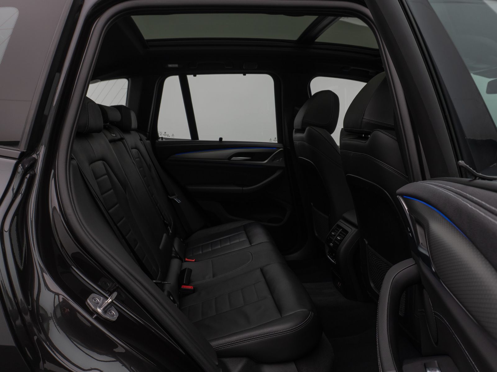 Fahrzeugabbildung BMW X3 M40i Panorama Kamera HUD DAB HiFi AHK Komfort