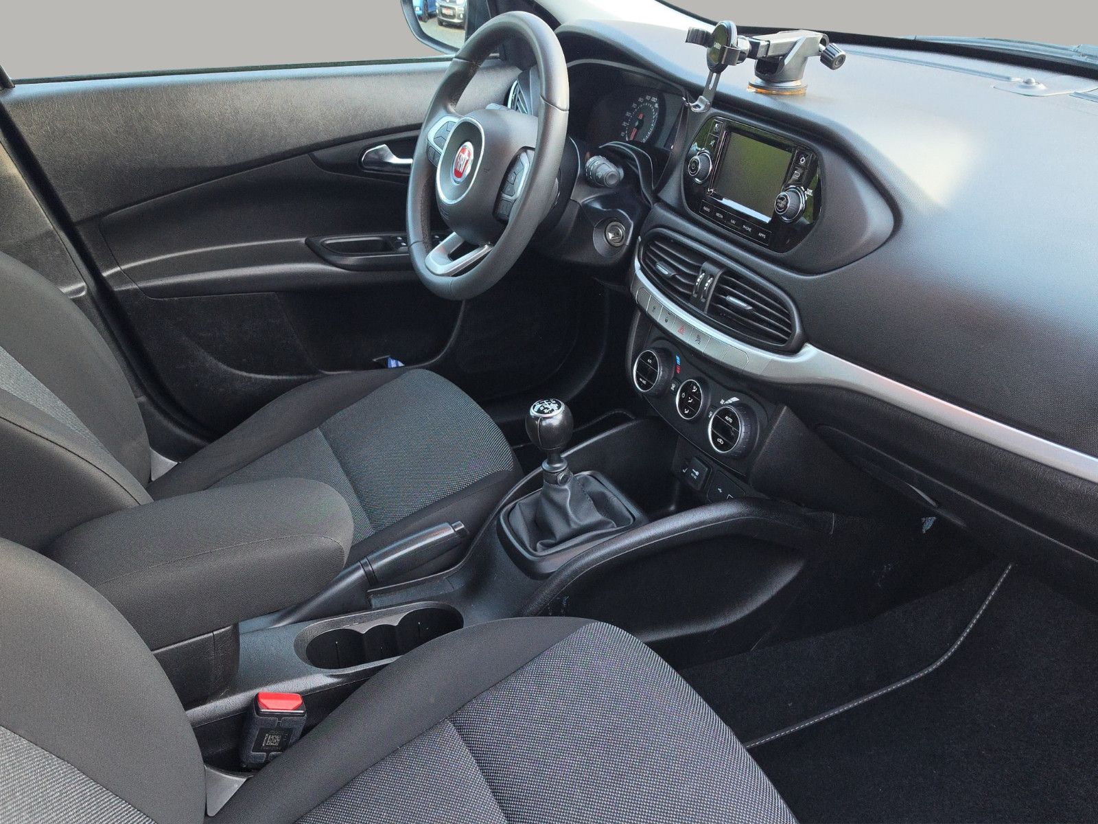 Fahrzeugabbildung Fiat Tipo Street NAVI SHZ PDC