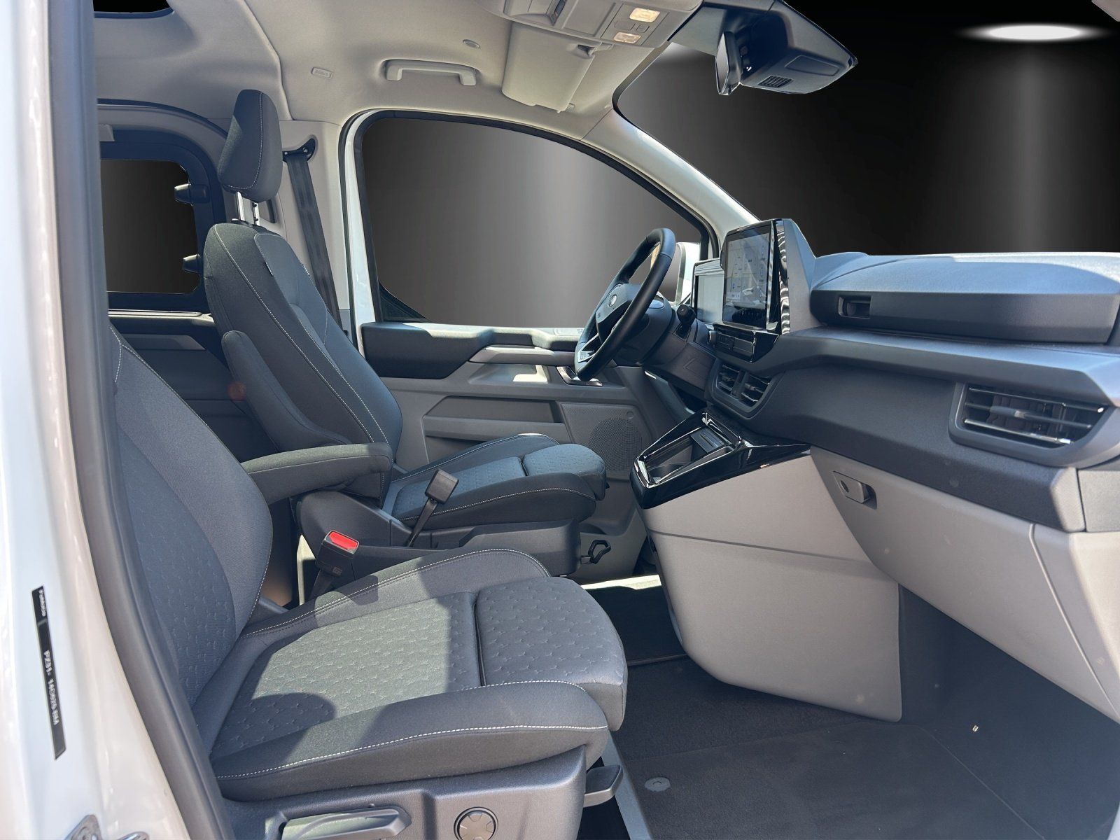 Fahrzeugabbildung Ford Ford Tourneo Custom Autom. AHK GJR Klima 3.Zonen